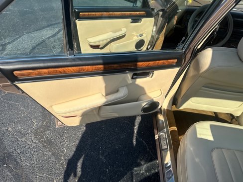 Used 1986 Jaguar XJ Vanden Plas image 19