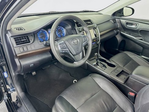 Used 2017 Toyota Camry XLE image 9