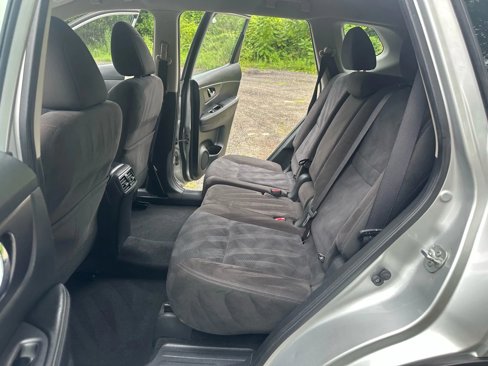 Used 2015 Nissan Rogue S image 22
