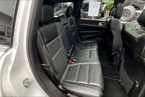 Used 2017 Jeep Grand Cherokee Limited w/ Luxury Group II image 24
