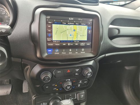 Used 2023 Jeep Renegade Latitude image 19