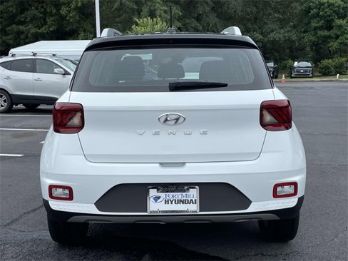 Certified 2023 Hyundai Venue Limited w/ Cargo Package image 5
