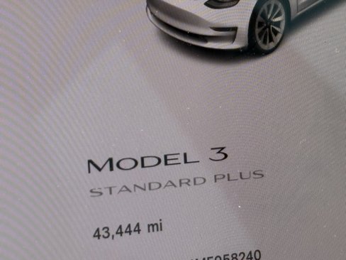 Used 2021 Tesla Model 3 Standard Range Plus image 23