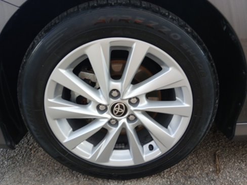 Used 2022 Toyota Camry LE image 13