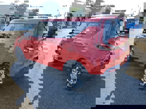 Used 2022 Kia Soul LX image 3