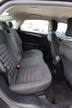 Used 2017 Ford Fusion SE w/ Fusion SE Technology Package image 15