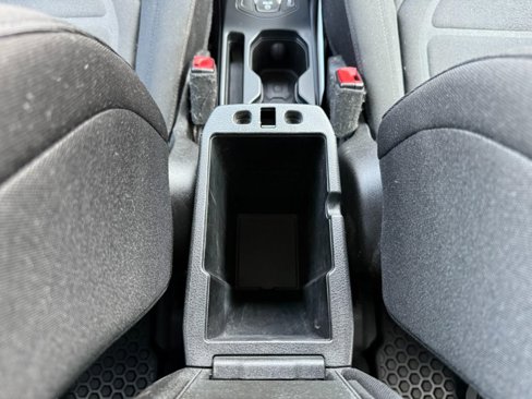Used 2018 Jeep Renegade Latitude w/ Advanced Technology Group image 37