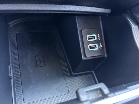 Used 2020 Ford Edge Titanium w/ Cargo Accessory Package image 7
