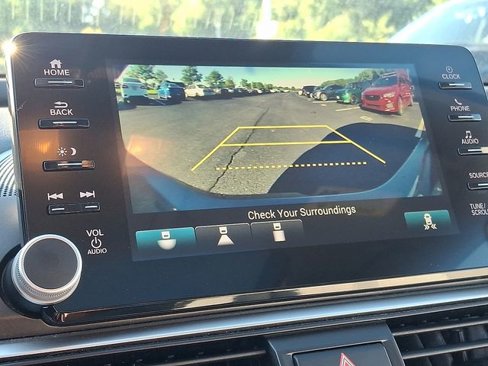 Used 2018 Honda Accord EX image 21