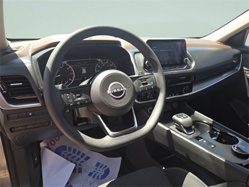 Used 2022 Nissan Rogue SV image 12
