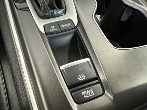 Used 2018 Honda Accord Sport image 21