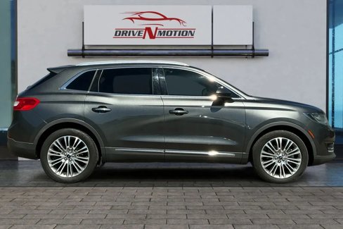 Used 2017 Lincoln MKX Reserve w/ Lincoln MKX Climate Package image 3
