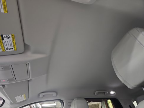 Used 2019 Land Rover Discovery Sport SE image 31