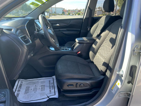 Used 2018 Chevrolet Equinox LT image 23