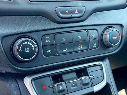 Certified 2023 GMC Terrain SLE image 16