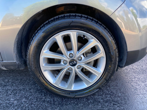 Used 2019 Kia Soul + image 8