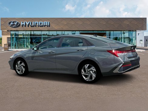 New 2025 Hyundai Elantra SEL image 4