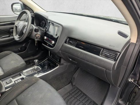 Used 2020 Mitsubishi Outlander ES image 19