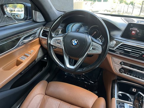 Used 2017 BMW 740e xDrive image 36