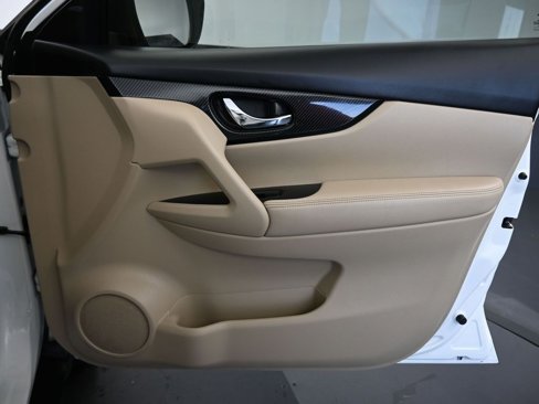 Used 2019 Nissan Rogue SL w/ Premium Package image 43