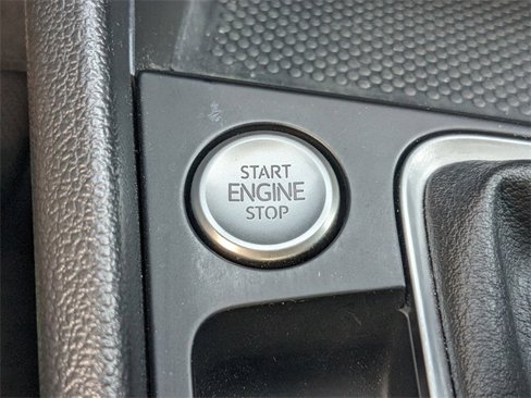 Used 2024 Volkswagen Jetta SE image 34