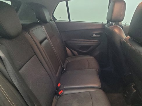 Used 2020 Chevrolet Trax LT w/ LT Convenience Package image 19