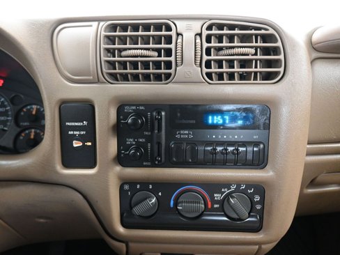 Used 2001 Chevrolet S10 Pickup 2WD Extended Cab w/ Comfort Convenience Pkg image 17