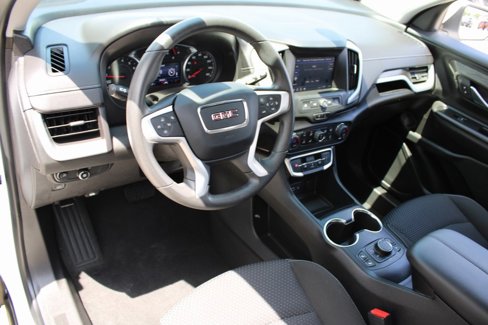 Used 2023 GMC Terrain SLE w/ Driver Convenience Package image 8