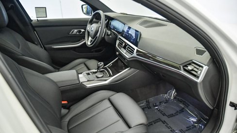 Used 2021 BMW 330i Sedan w/ Premium Package image 16