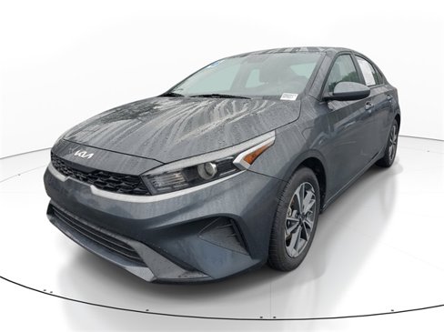 Used 2024 Kia Forte LXS image 3