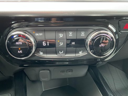 New 2025 Chevrolet Trax LT w/ Driver Confidence Package image 8