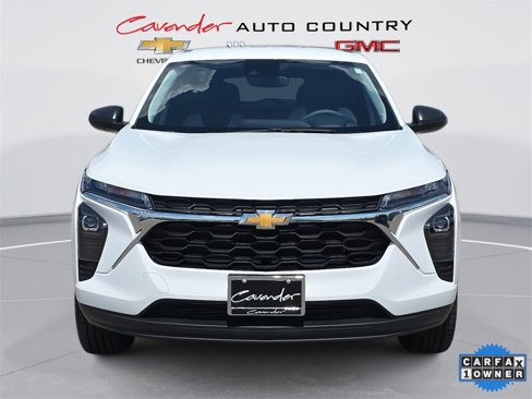 Used 2025 Chevrolet Trax LS w/ Driver Confidence Package image 2