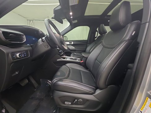 Used 2020 Ford Explorer ST w/ ST Street Pack image 12