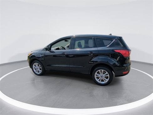 Used 2019 Ford Escape SE image 6