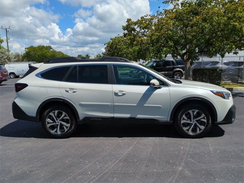 Used 2022 Subaru Outback Limited XT image 3