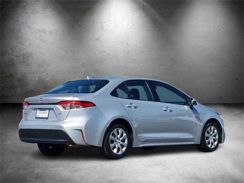 Used 2024 Toyota Corolla LE image 4