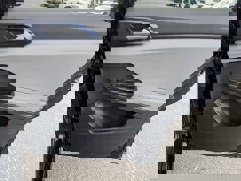 New 2024 Volkswagen Taos SE image 30