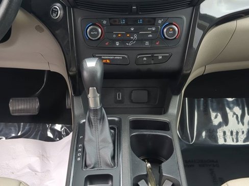 Used 2017 Ford Escape Titanium image 18