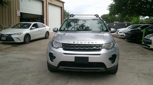 Used 2017 Land Rover Discovery Sport SE image 2