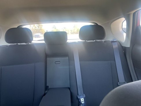 Used 2025 Hyundai Kona SE image 12