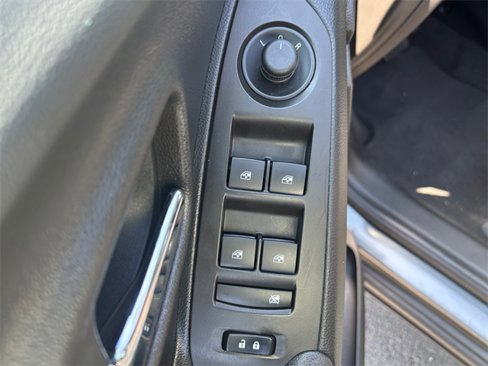 Used 2017 Chevrolet Trax LT w/ LT Convenience Package image 17