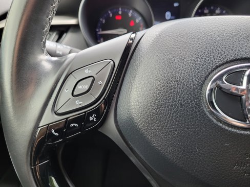 Used 2019 Toyota C-HR XLE image 20