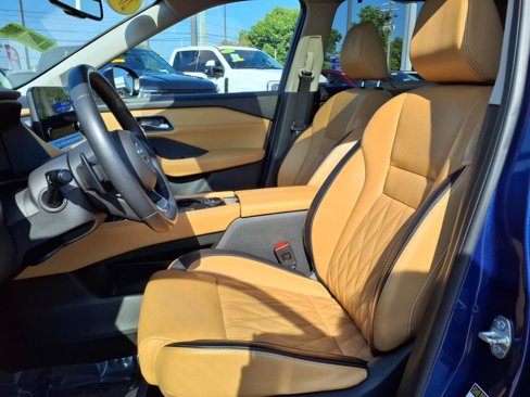 Used 2021 Nissan Rogue Platinum image 16