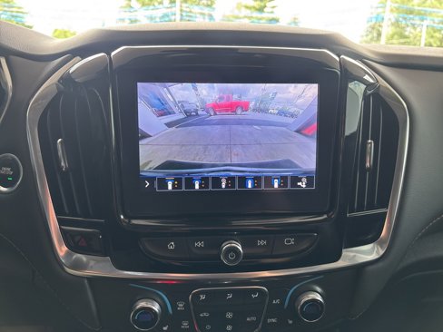 Used 2021 Chevrolet Traverse RS image 17