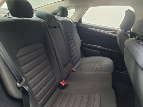 Used 2019 Ford Fusion SE image 19