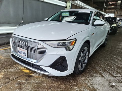 Used 2021 Audi e-tron Premium Plus w/ Premium Plus Package image 3