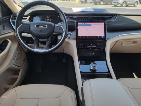 Used 2022 Jeep Grand Cherokee Limited image 33