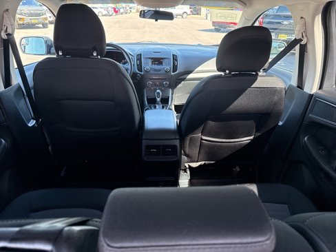 Used 2018 Ford Edge SE image 32