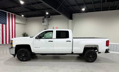 Used 2019 Chevrolet Silverado 2500 W/T image 2