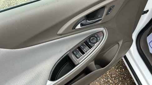 Used 2022 Chevrolet Malibu LT image 15